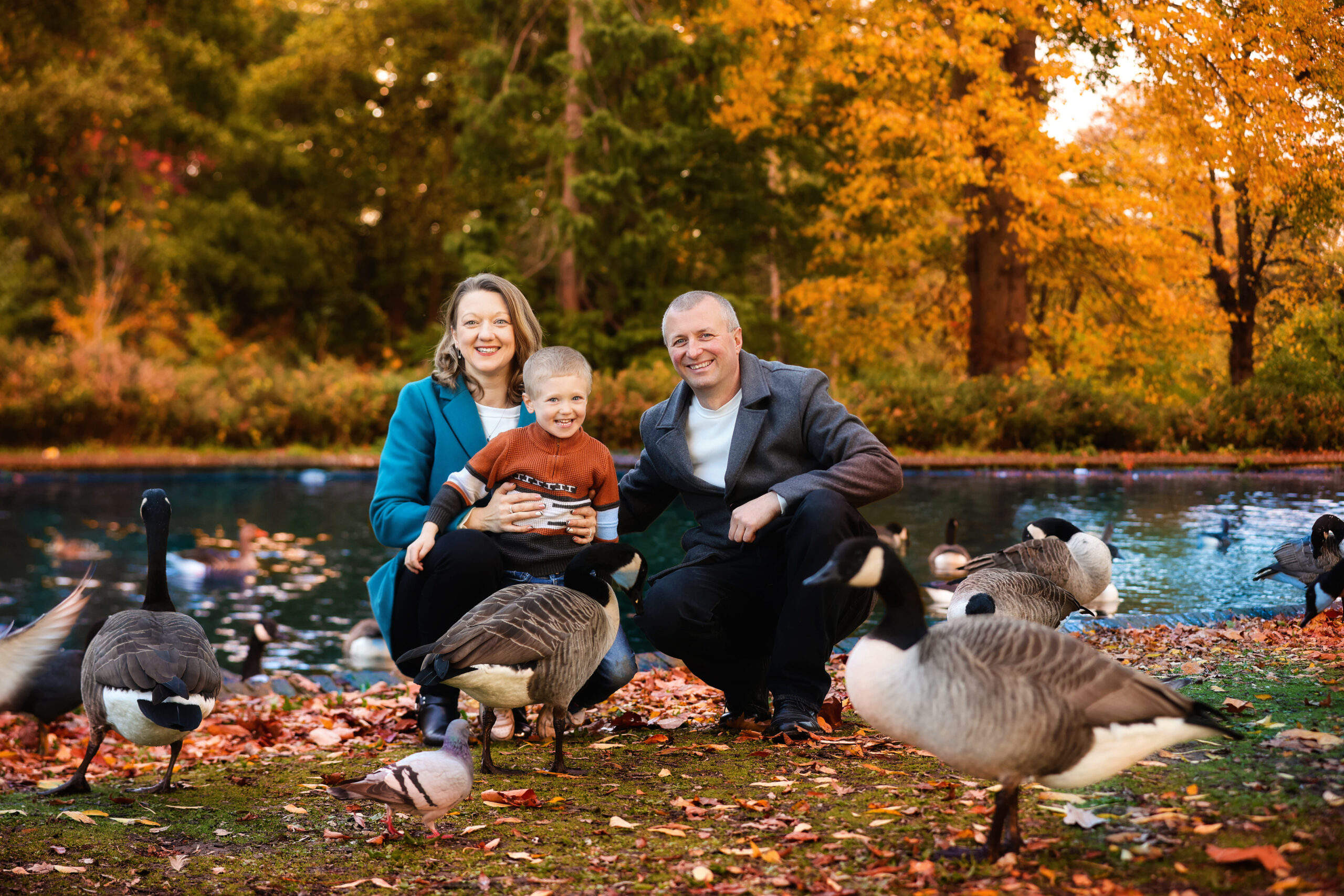Outdoor photoshoot in London capturing natural moments in an iconic city setting.