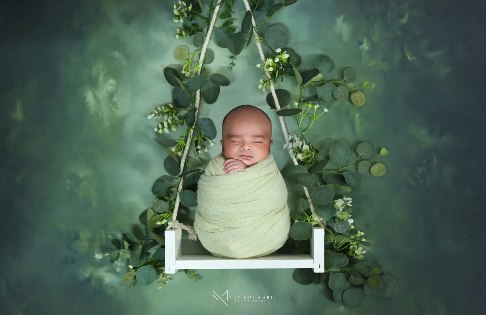 Baby newborn photoshoot posing idea for professional studio newborn photography
